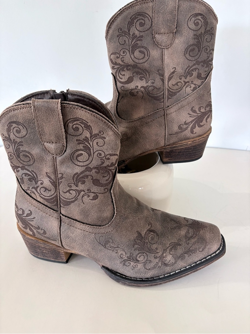 ROPER 6.5 SHORT STUFF Brown Faux Leather Cowboy Boots Snip Toe Boho Western NEW!